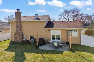 1551 Briarcliffe Blvd, Wheaton, IL 60189 - Photo 22