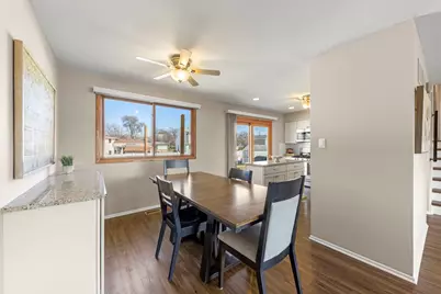 1551 Briarcliffe Boulevard, Wheaton, IL 60189 - Photo 10