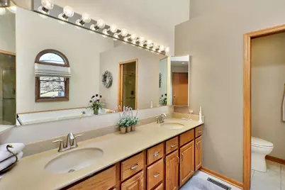21 N Highview Circle, Hawthorn Woods, IL 60047 - Photo 20