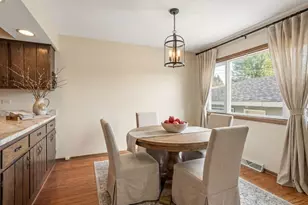 5707 W 90th Pl, Oak Lawn, IL 60453 - Photo 8