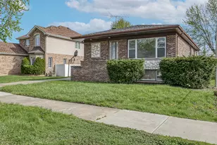 5707 W 90th Pl, Oak Lawn, IL 60453 - Photo 2