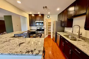 601 Eastview Ct, Schaumburg, IL 60194 - Photo 6