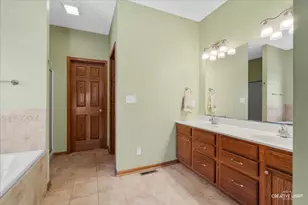 457 Davis Dr, Sycamore, IL 60178 - Photo 16