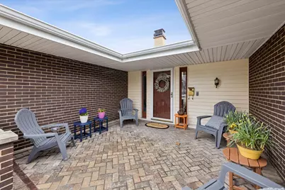 23W302 Cambridge Court, Glen Ellyn, IL 60137 - Photo 2