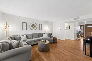 23W302 Cambridge Ct, Glen Ellyn, IL 60137 - Photo 10