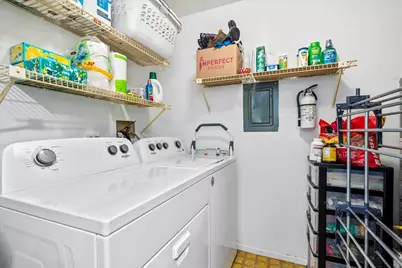 1052 Southbury Lane #B1, Wheeling, IL 60090 - Photo 10