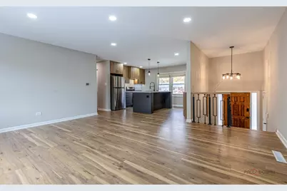 1096 Beechwood Road, Buffalo Grove, IL 60089 - Photo 2