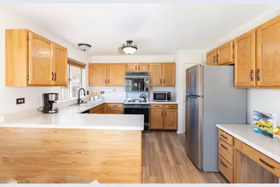 1696 Brigham Lane, Crystal Lake, IL 60014 - Photo 8