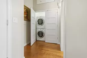 212 N Center St, Bloomington, IL 61701 - Photo 28