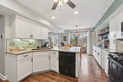 179 Locksley Drive, Streamwood, IL 60107 - Photo 8