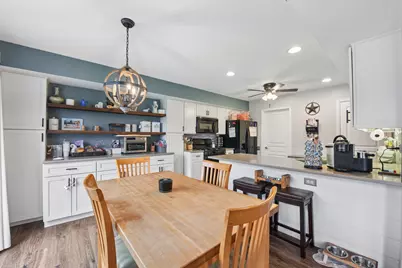 179 Locksley Drive, Streamwood, IL 60107 - Photo 6