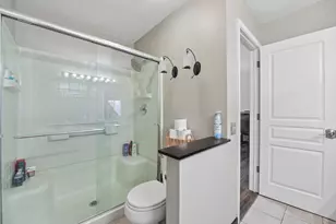 179 Locksley Dr, Streamwood, IL 60107 - Photo 14