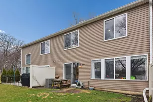 179 Locksley Dr, Streamwood, IL 60107 - Photo 20