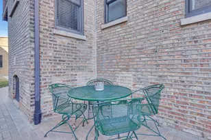 2112 N Sawyer Ave, Chicago, IL 60647 - Photo 30