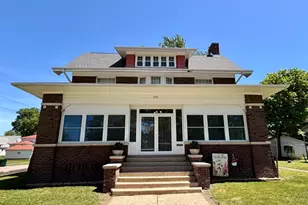 622 N Monroe St, Clifton, IL 61727 - Photo 2