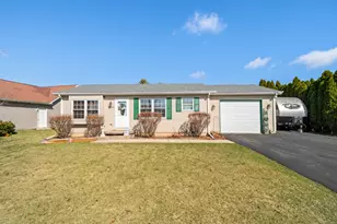 2405 Glen Cir E, Sycamore, IL 60178 - Photo 1