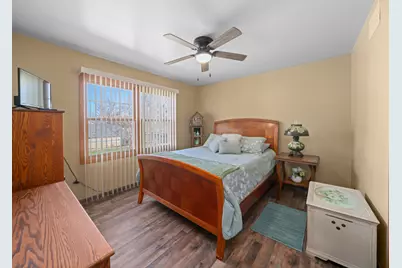 2405 Glen Circle East, Sycamore, IL 60178 - Photo 12