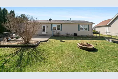 2405 Glen Circle East, Sycamore, IL 60178 - Photo 20