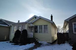 5541 W Grace St, Chicago, IL 60641 - Photo 2