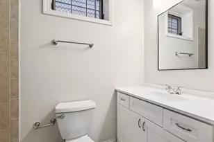 2826 W Harrison St, Chicago, IL 60612 - Photo 14