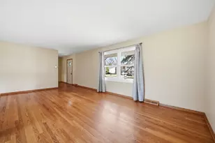 203 Fairview Dr, Saint Charles, IL 60174 - Photo 8