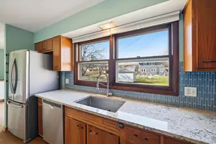 203 Fairview Dr, Saint Charles, IL 60174 - Photo 16