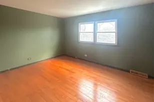 17807 Grandview Dr, Hazel Crest, IL 60429 - Photo 4