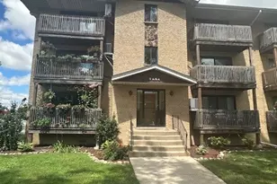 9654 Nottingham Ave, Chicago Ridge, IL 60415 - Photo 1