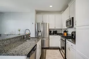 2368 N Brett Ln, Palatine, IL 60074 - Photo 6