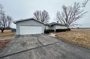 3912 Emerson Rd, Sterling, IL 61081 - Photo 2