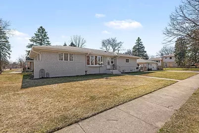 1515 E Oakton Street, Arlington Heights, IL 60004 - Photo 18