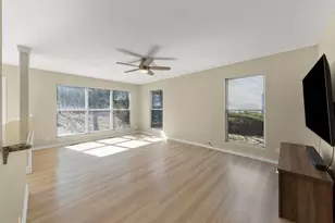 548 Larkspur Dr, Bolingbrook, IL 60440 - Photo 10