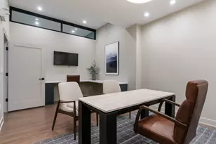 2370 N Elston Ct, Chicago, IL 60614 - Photo 14