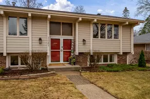 3087 Cheroakwood Ln, Rockford, IL 61114 - Photo 2