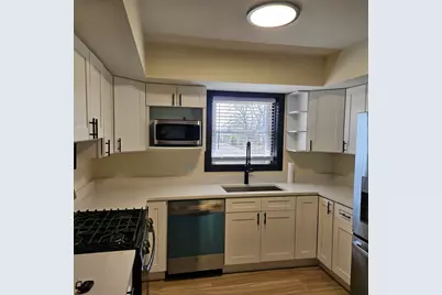 1115 E Algonquin Road #20, Arlington Heights, IL 60005 - Photo 4