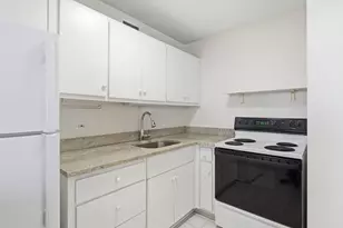 4250 N Marine Dr, Chicago, IL 60613 - Photo 18