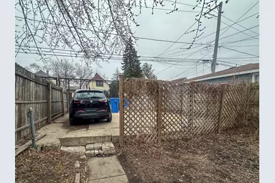 2037 N Tripp Avenue, Chicago, IL 60639 - Photo 14