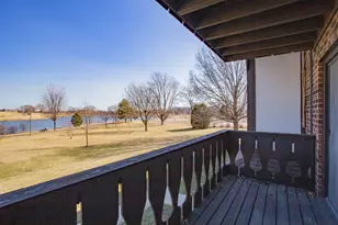 4 Crestview Ln, Vernon Hills, IL 60061 - Photo 6