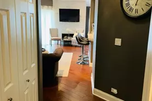 1404 Plum Ct, Mount Prospect, IL 60056 - Photo 2