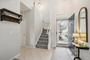 2190 Shadow Creek Ct, Vernon Hills, IL 60061 - Photo 2