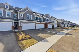 2235 Ryegrass Ln, Bolingbrook, IL 60490 - Photo 2