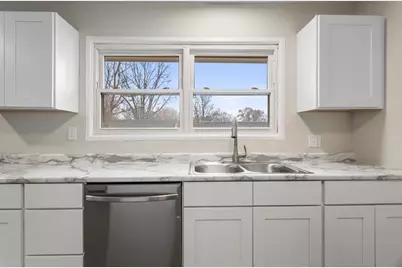 2704 W Kirby Avenue, Champaign, IL 61821 - Photo 12