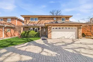 313 N Dee Rd, Park Ridge, IL 60068 - Photo 1