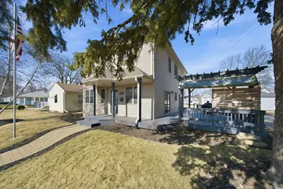 935 E Garden Street, Dekalb, IL 60115 - Photo 2