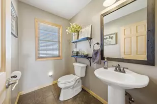 935 E Garden St, Dekalb, IL 60115 - Photo 10