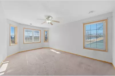 935 E Garden Street, Dekalb, IL 60115 - Photo 18