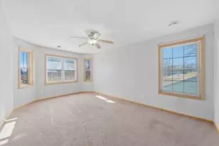 935 E Garden St, Dekalb, IL 60115 - Photo 18