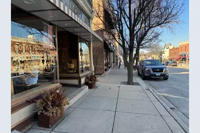 537 N Milwaukee Avenue, Libertyville, IL 60048 - Photo 2