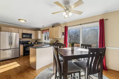 701 N Carriage Hill Road, Island Lake, IL 60042 - Photo 6