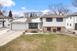 216 S Evergreen Ave, Addison, IL 60101 - Photo 2